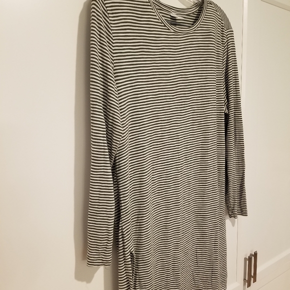 Old Navy tunic tee - Picture 2 of 7